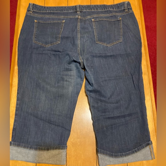 Ladies Size 24 Old Navy Plus Jean Long Cuffed Shorts - Picture 15 of 15